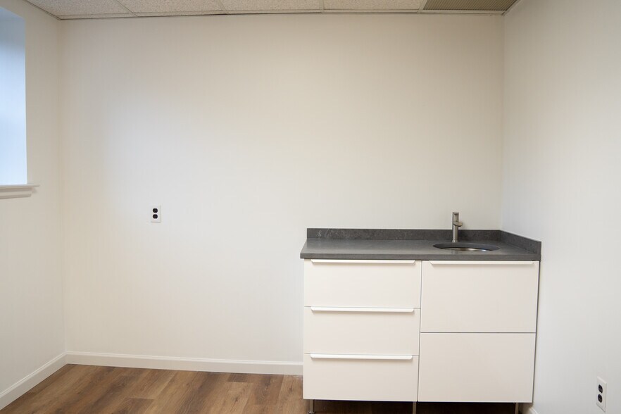211 Essex St, Hackensack, NJ à louer - Photo intérieure – Image 2 sur 6
