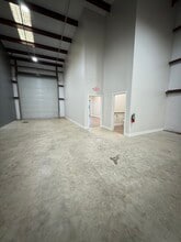 21627 Rhodes Rd, Spring, TX à louer Photo intérieure– Image 2 sur 24