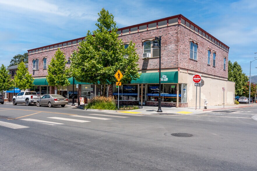307 N State St, Ukiah, CA à vendre - Photo de l’immeuble – Image 2 sur 11