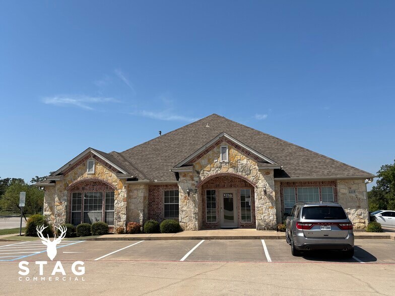 1212 Bent Oaks Ct, Denton, TX à vendre - Photo de l’immeuble – Image 1 sur 8