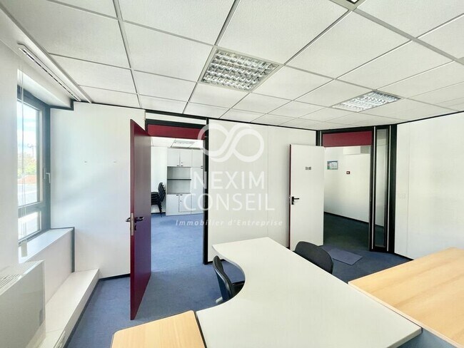 Plus de détails pour Bureau à louer