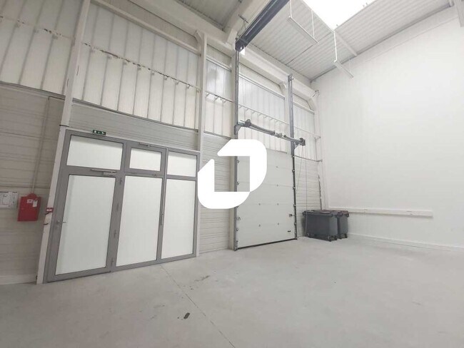 Plus de détails pour 8-10 Rue Salvador Allende, Palaiseau - Local d'activités à louer