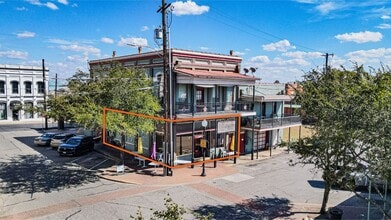 301 S Saint Charles St, Brenham, TX à vendre Photo intérieure– Image 1 sur 7