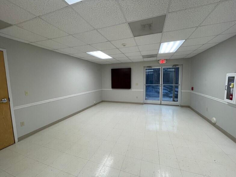 525 Samaritans Ridge Ct, Elkin, NC à louer - Photo intérieure – Image 3 sur 9
