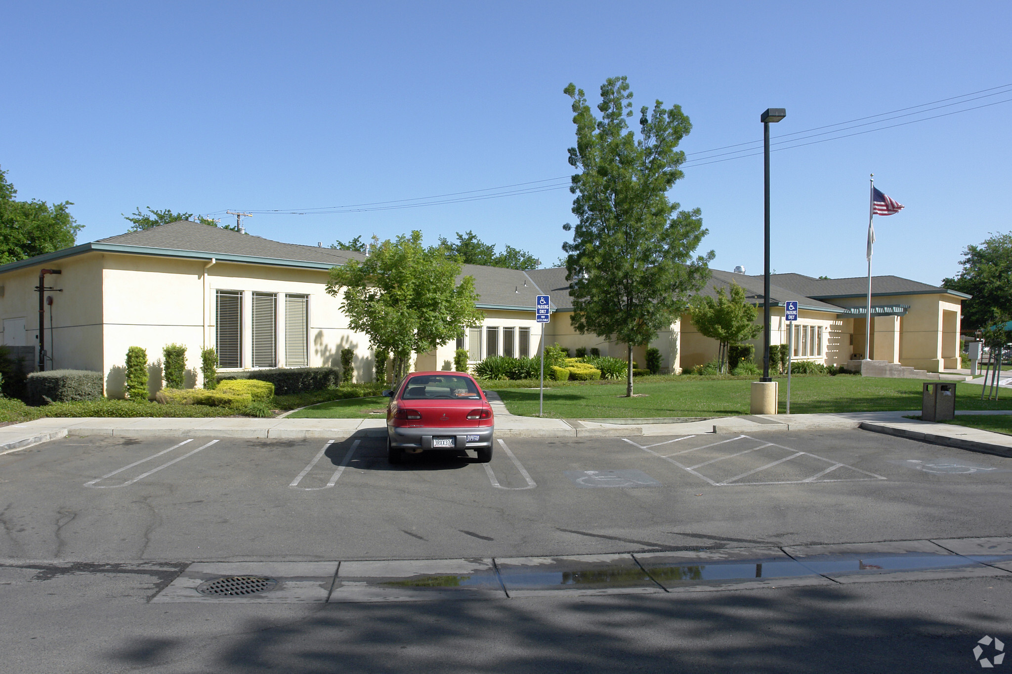401 Lesher Ave, Merced, CA à louer Photo principale– Image 1 sur 3