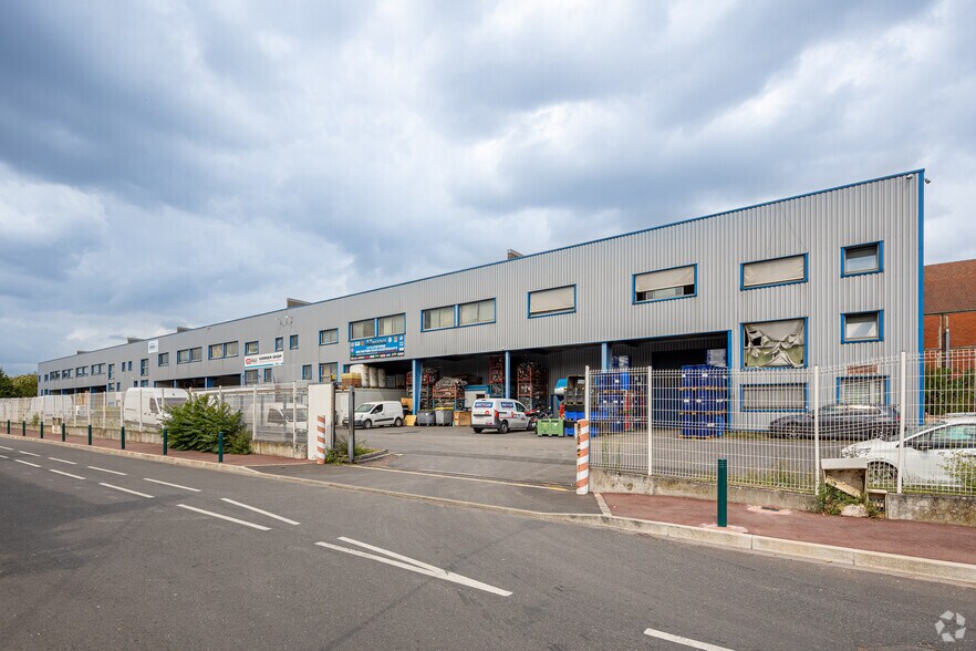 Local d’activités dans Gennevilliers à louer - Photo de l’immeuble – Image 2 sur 2