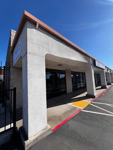 6104 San Juan Ave, Citrus Heights, CA à louer - Photo de l’immeuble – Image 3 sur 18
