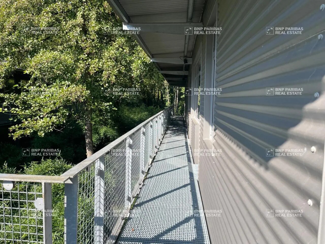 Bureau dans Le Bourget-du-Lac à louer Photo de l’immeuble– Image 1 sur 8