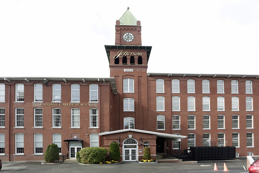670 N Commercial St, Manchester, NH à louer - Photo principale – Image 2 sur 15