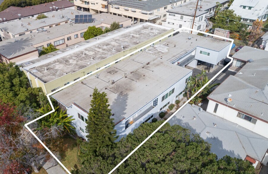 1323 11th St, Santa Monica, CA à vendre - Photo de l’immeuble – Image 3 sur 19