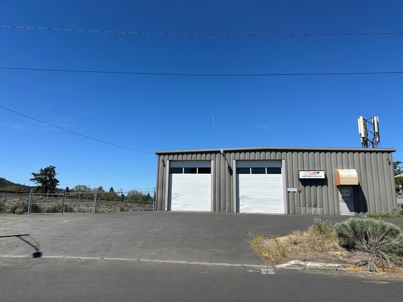 114 NE Penn Ave, Bend, OR à louer - Photo principale – Image 1 sur 13