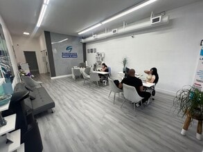 4751-4799 Palm Ave, Hialeah, FL à louer Photo intérieure– Image 2 sur 14