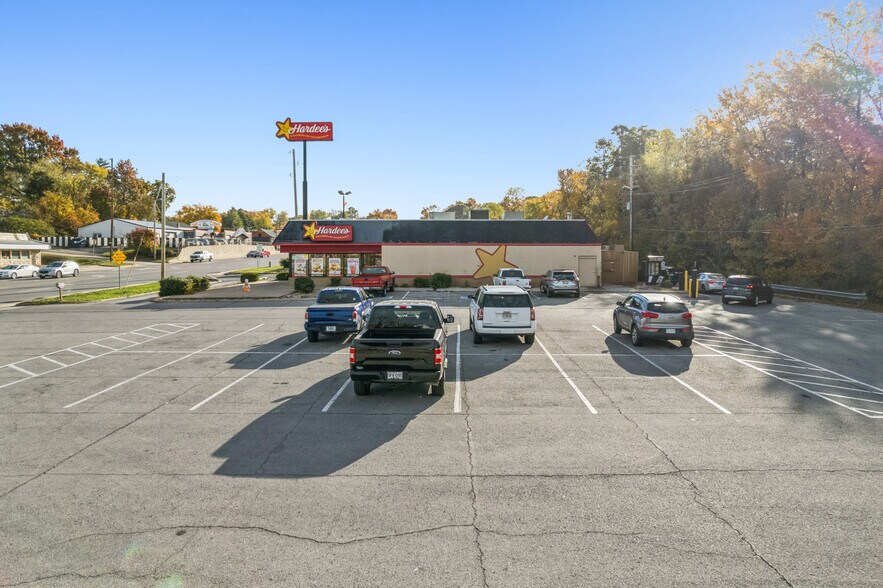 421 E Jackson Blvd, Jackson, MO à vendre - Photo de l’immeuble – Image 3 sur 21