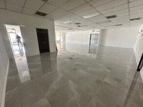 1581-1691 S State Road 7, North Lauderdale, FL à louer Photo intérieure– Image 2 sur 3