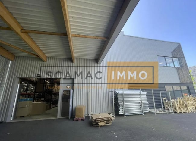 Plus de détails pour Local d’activités à vendre