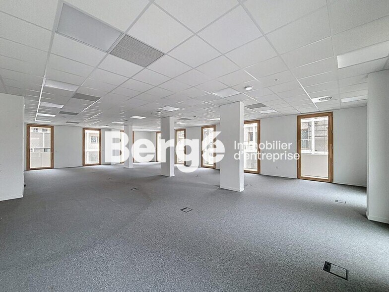 Bureau dans Nice à louer - Photo de l’immeuble – Image 1 sur 10