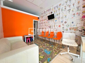 Local commercial dans Parla, Madrid à louer Photo intérieure– Image 2 sur 5