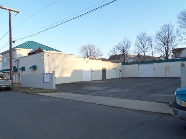 55 Community Pl, Long Branch, NJ à louer - Photo de l’immeuble – Image 2 sur 2