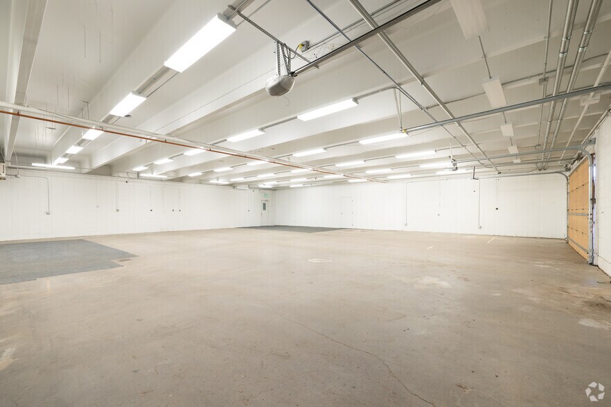 2250-2300 Bott Ave, Colorado Springs, CO à louer - Photo de l’immeuble – Image 3 sur 21