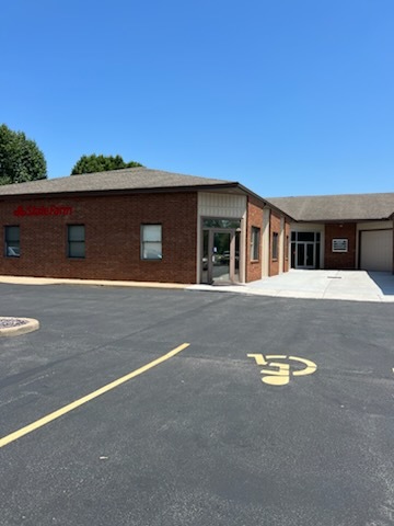 618 Cepi Dr, Chesterfield, MO à louer - Photo de l’immeuble – Image 2 sur 6