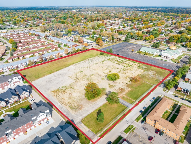 8525 Cole Dr, Warren, MI à vendre - Aérien – Image 3 sur 4