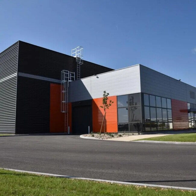 Plus de détails pour Local d'activités à louer