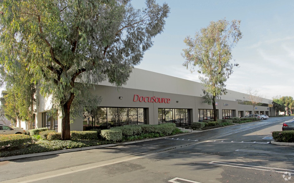 13140 Alondra Blvd, Cerritos, CA à louer - Photo principale – Image 2 sur 12