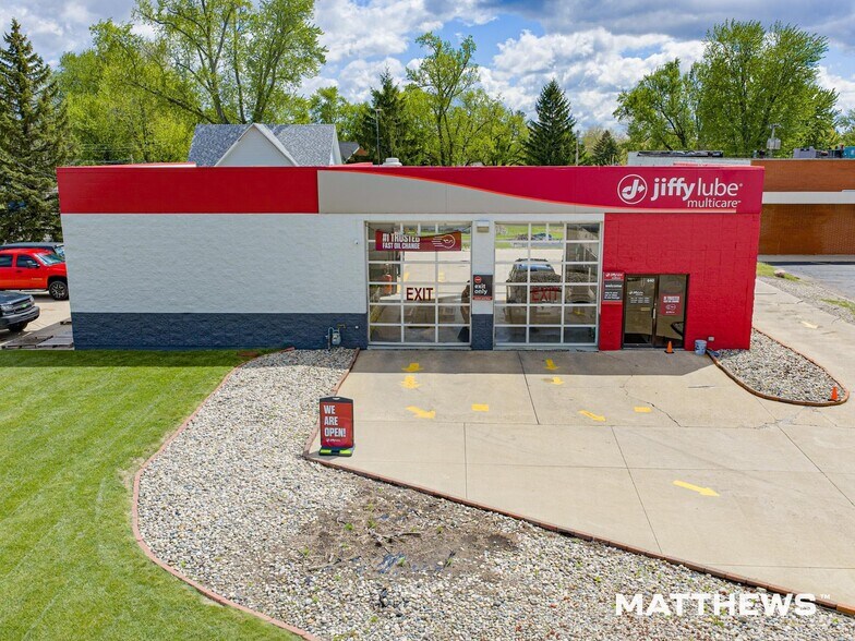 640 N Wayne St, Angola, IN à vendre - Photo principale – Image 1 sur 3