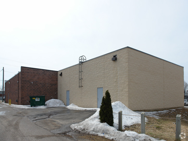 602-612 N Mitchell St, Cadillac, MI à louer - Photo de l’immeuble – Image 3 sur 3