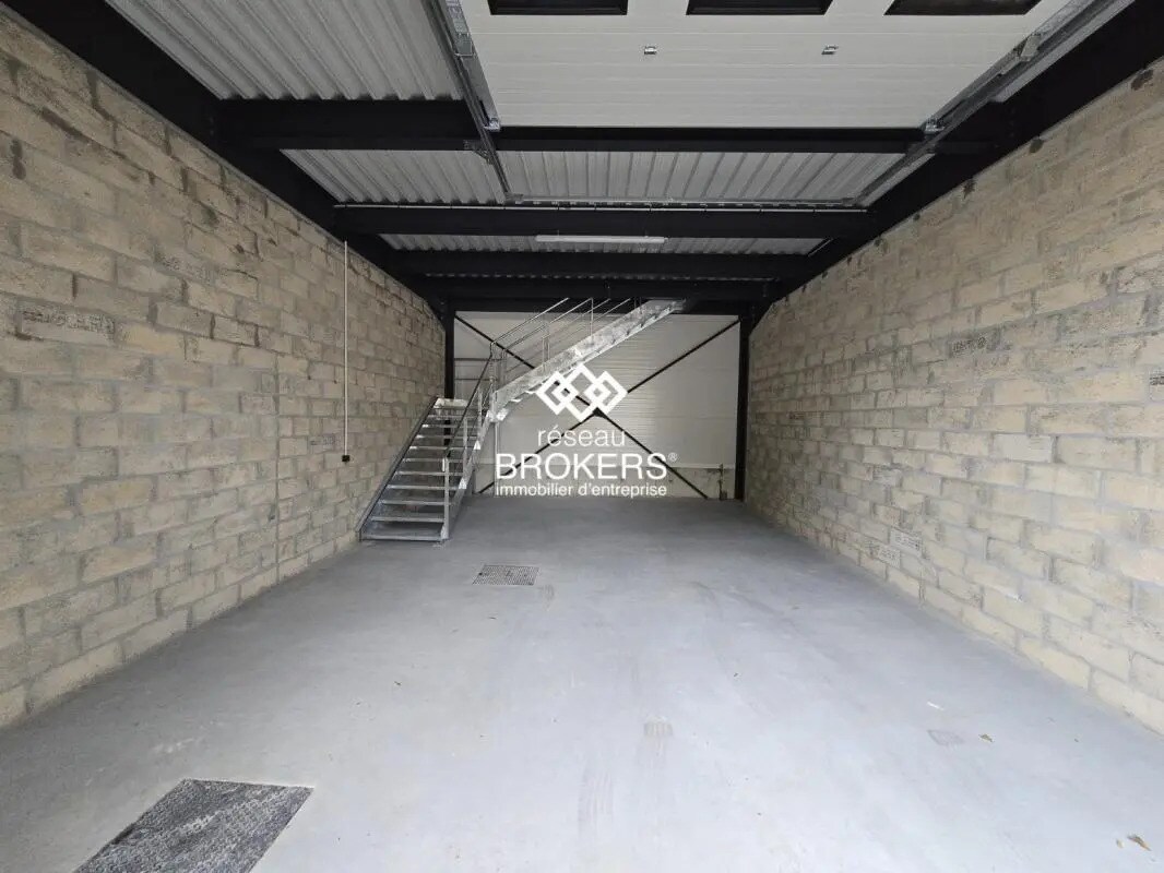 Industriel/Logistique dans Épinay-sur-Seine à louer Photo de l’immeuble– Image 1 sur 4