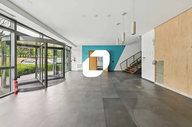 165 Avenue Du Bois De La Pie, Roissy-en-France à louer - Photo de l’immeuble – Image 3 sur 13