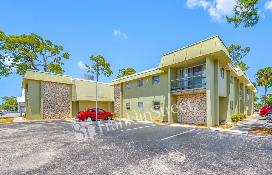 1852 Golf View Ave, Fort Myers, FL à vendre - Photo de l’immeuble – Image 2 sur 12