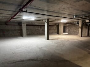 39-11 Queens Blvd, Long Island City, NY à louer Photo intérieure– Image 1 sur 2