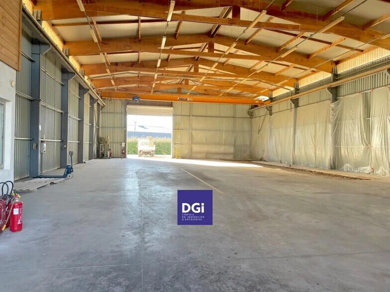 Local d’activités dans Remoulins à louer - Photo intérieure – Image 2 sur 3
