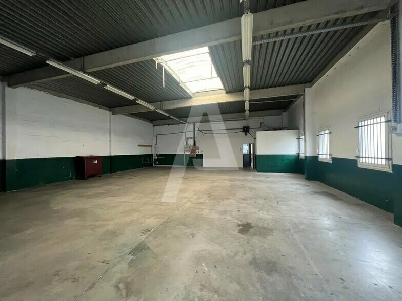 Local d’activités dans Lognes à louer - Photo intérieure – Image 3 sur 3