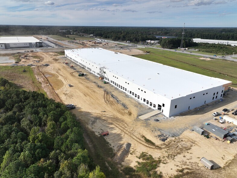 2925 Pruden Blvd, Suffolk, VA à louer - Photo de l’immeuble – Image 3 sur 9