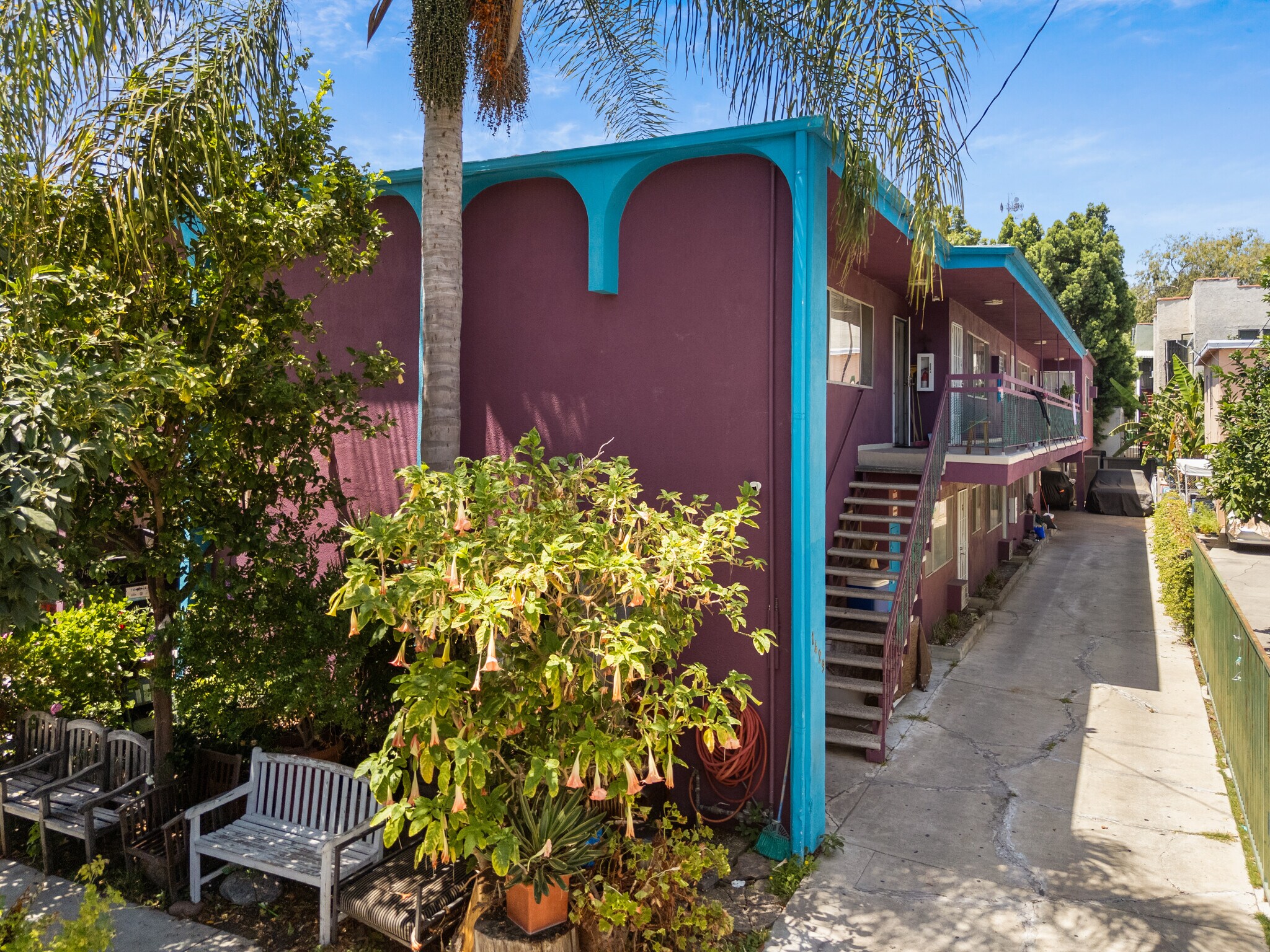 1429 Bates Ave, Los Angeles, CA à vendre Photo de l’immeuble– Image 1 sur 15