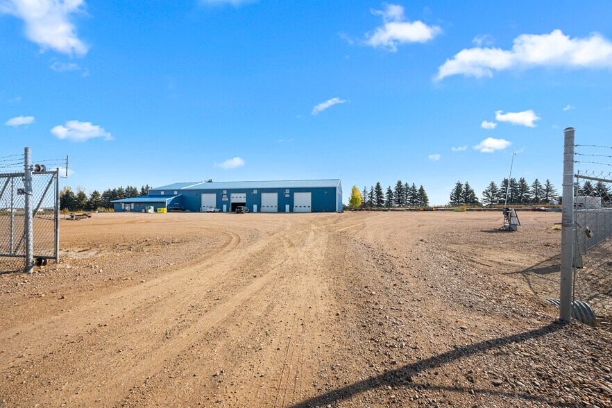501077 RR13 Airport Rd, Lloydminster, AB à louer - Photo de l’immeuble – Image 3 sur 25