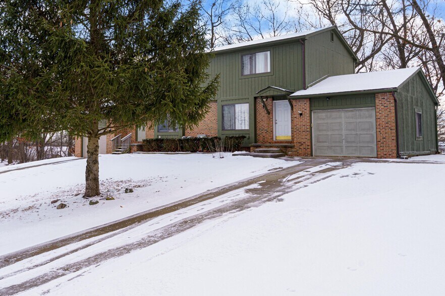 223 Summit Rdg, White Lake, MI à vendre - Photo de l’immeuble – Image 3 sur 30