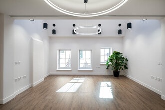 2 Bentinck Mews, Londres à louer Photo intérieure– Image 2 sur 12