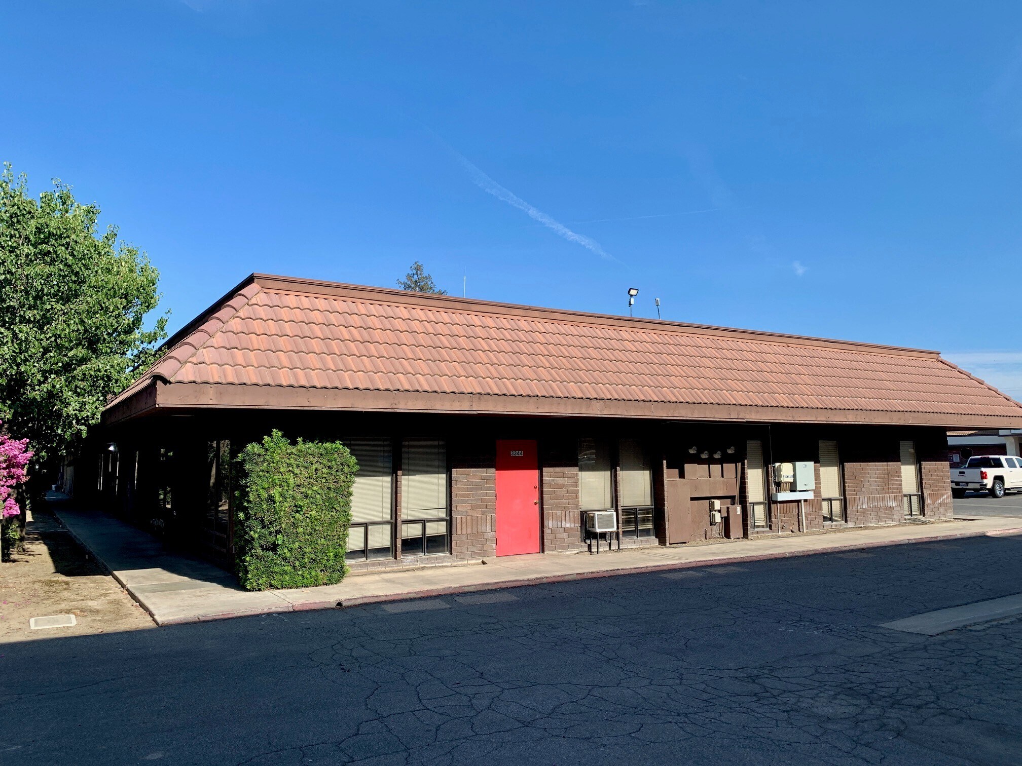 3342-3344 S Fairway St, Visalia, CA à louer Photo de l’immeuble– Image 1 sur 8