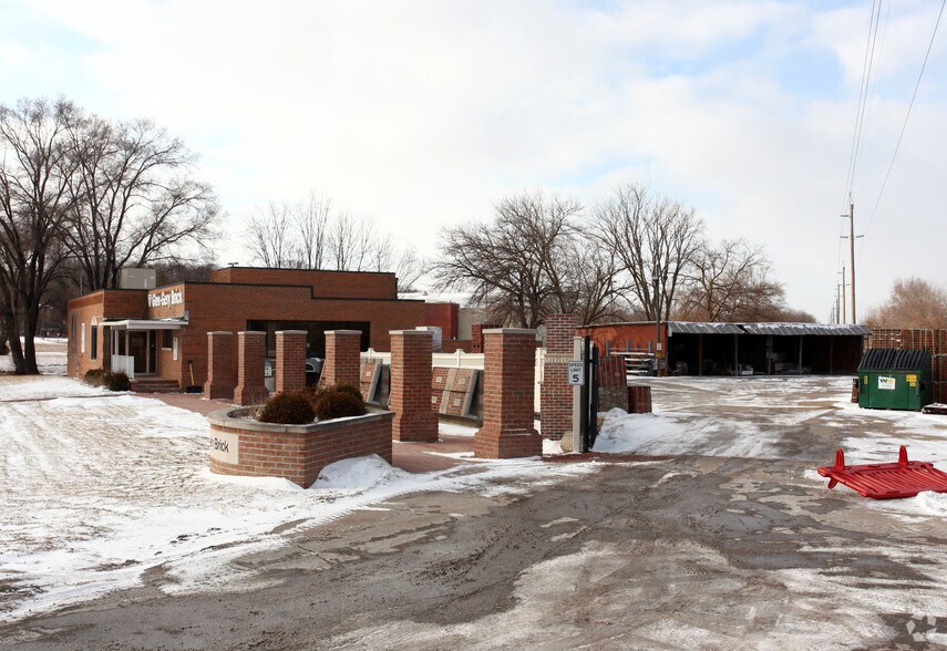 101 Ashworth Rd, West Des Moines, IA à vendre - Photo de l’immeuble – Image 2 sur 3