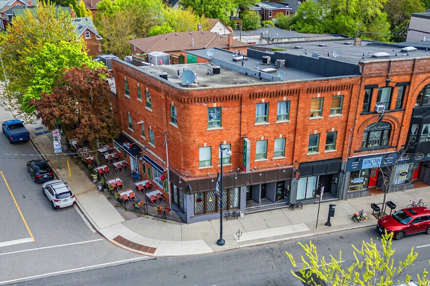 3048 Dundas St W, Toronto, ON à vendre - Photo de l’immeuble – Image 1 sur 20