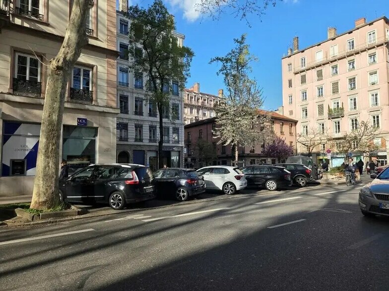 Local commercial dans Lyon à louer - Photo de l’immeuble – Image 3 sur 6