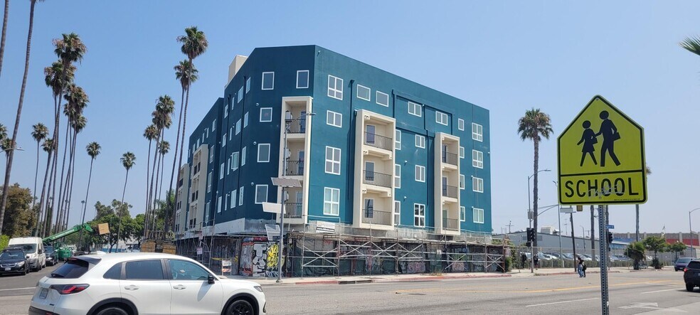 3827-3839 W Washington Blvd, Los Angeles, CA à louer - Photo de l’immeuble – Image 1 sur 5