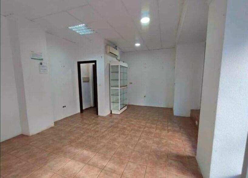 Local commercial dans Córdoba à louer - Photo intérieure – Image 2 sur 4