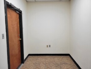 15 Ackerman Ave, Clifton, NJ à louer Photo intérieure– Image 2 sur 6