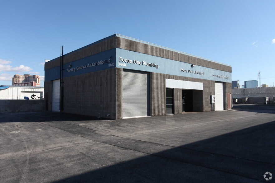 3440 Polaris Ave, Las Vegas, NV à vendre - Photo de l’immeuble – Image 2 sur 6