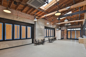 3716 Eagle Rock Blvd, Los Angeles, CA à louer Photo intérieure– Image 2 sur 10