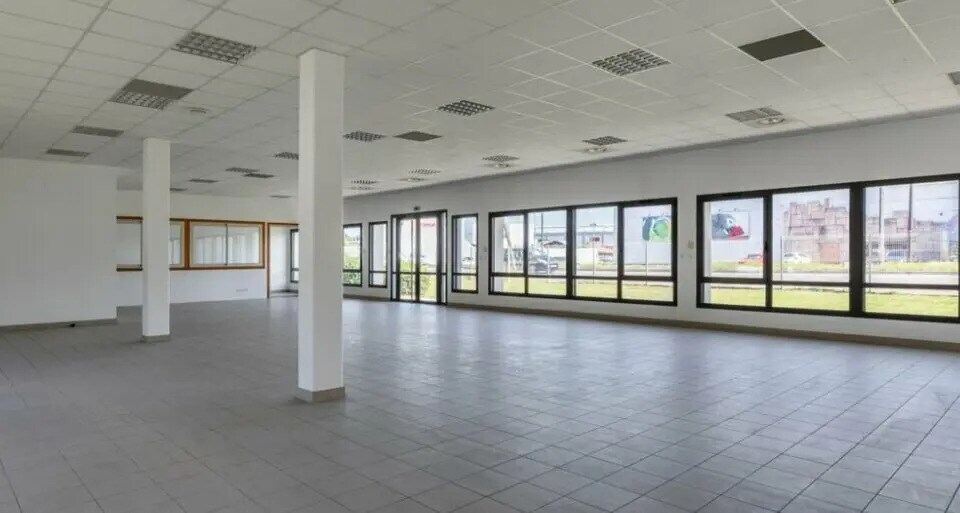 Bureau dans Saint-Priest à louer - Photo de l’immeuble – Image 3 sur 8